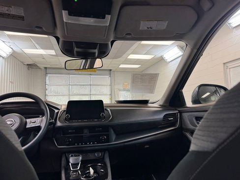 Used 2023 Nissan Rogue SV image 21