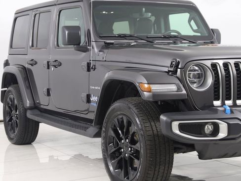 Used 2022 Jeep Wrangler Unlimited Sahara w/ Cold Weather Group image 42