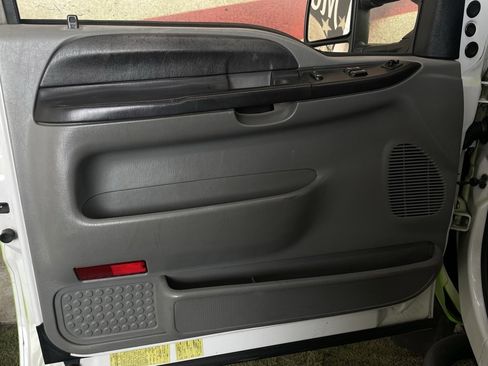 Used 2005 Ford F450 2WD SuperCab Super Duty image 23