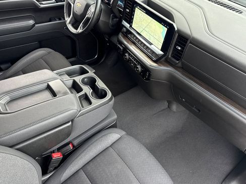 Used 2025 Chevrolet Silverado 1500 LT AWD/4WD image 12