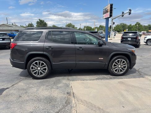 Used 2017 GMC Acadia SLT AWD/4WD image 5