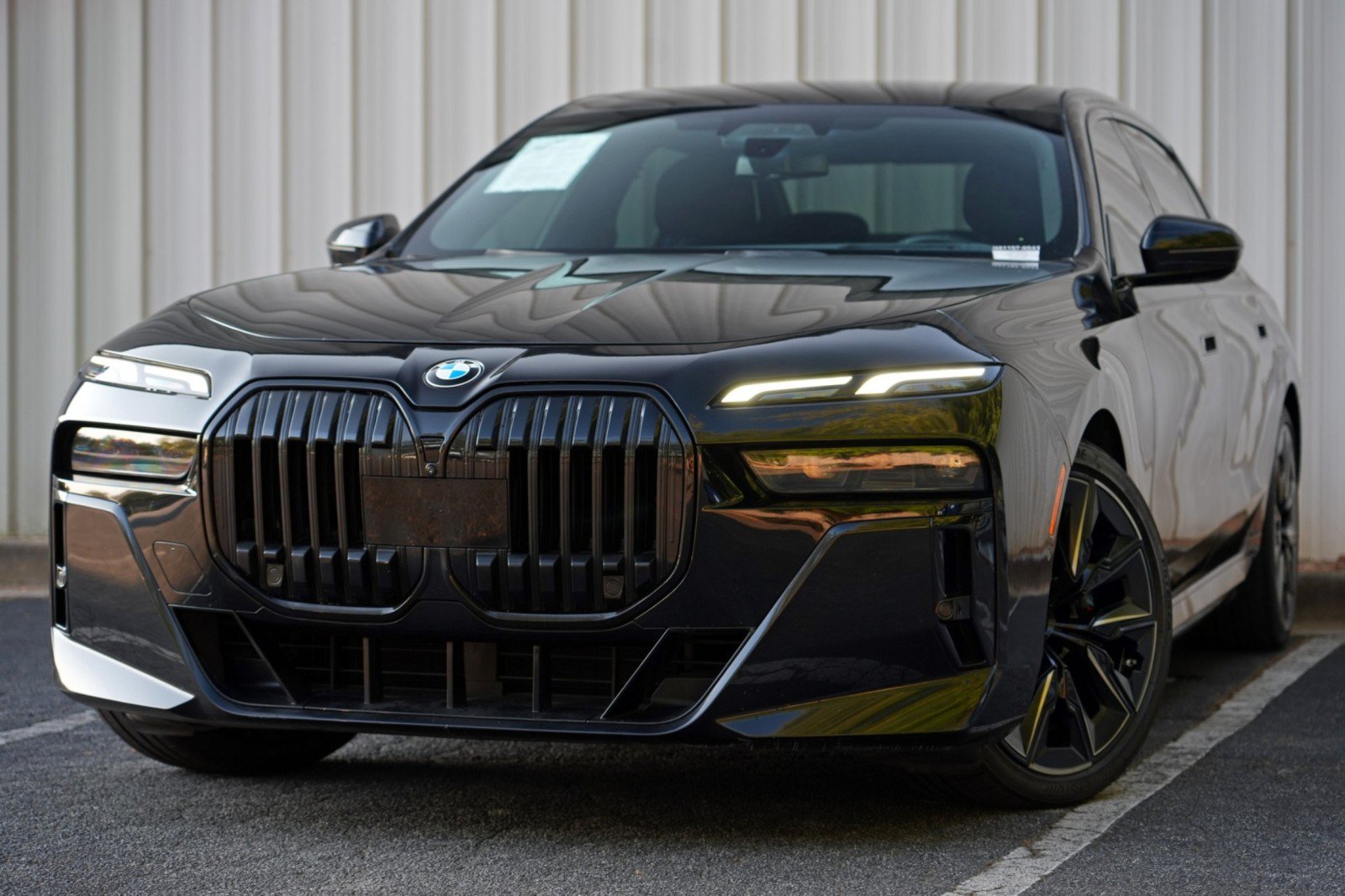 Used 2023 BMW 740i RWD image 3