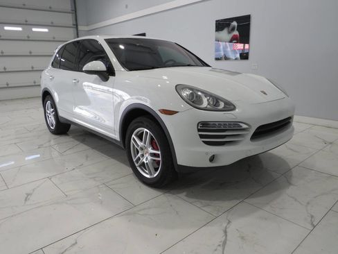 Used 2014 Porsche Cayenne AWD/4WD image 2