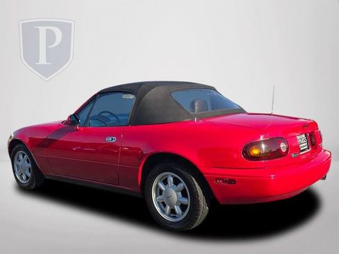 Used 1990 MAZDA MX-5 Miata RWD image 12