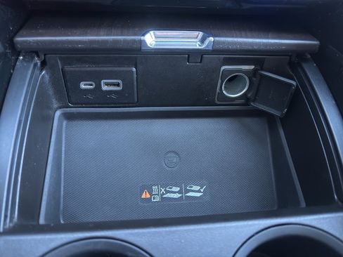 Used 2022 GMC Yukon XL Denali w/ Denali Ultimate Package image 27