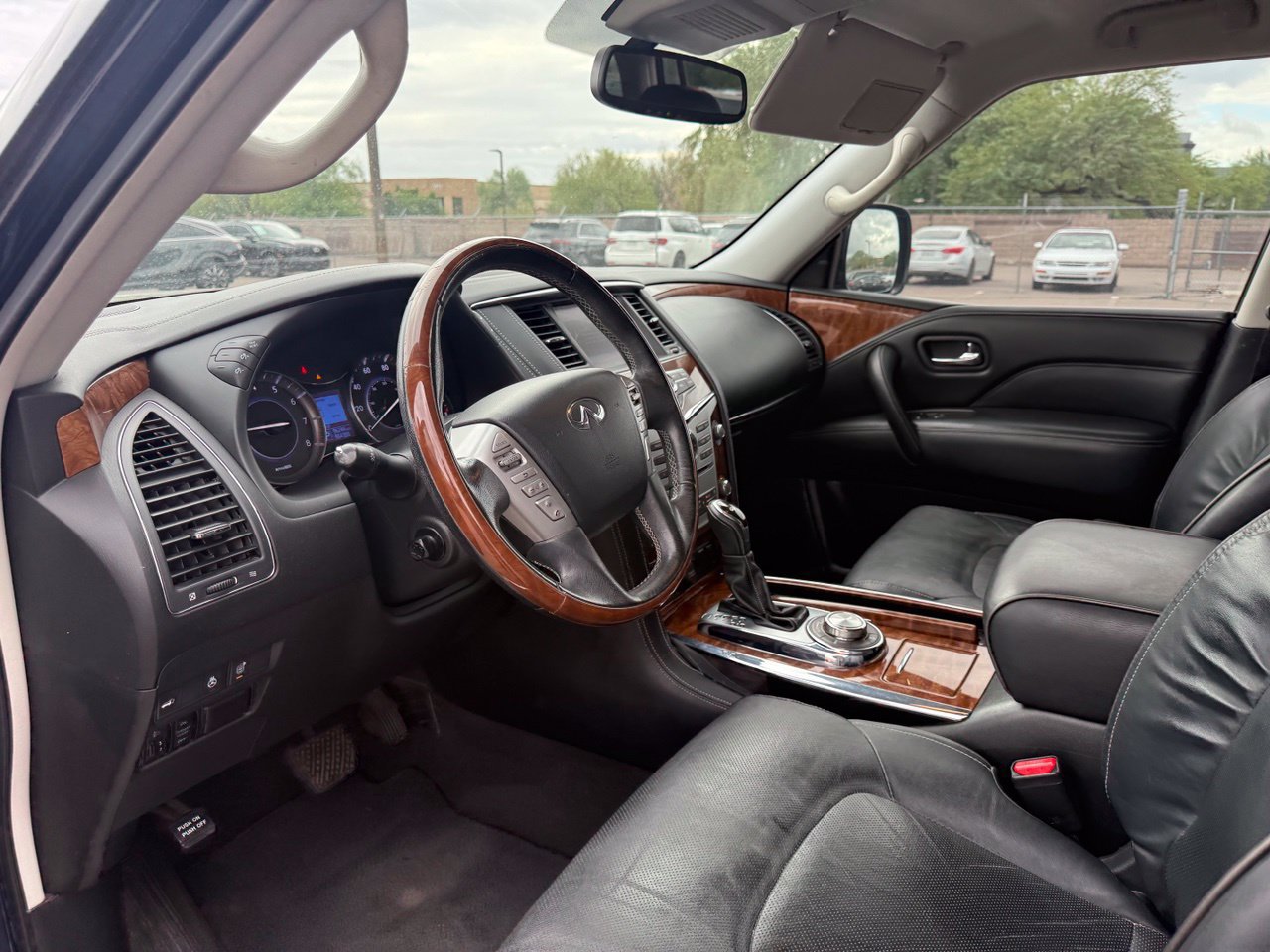 Used 2018 INFINITI QX80 4WD w/ Driver Assistance Package image 15
