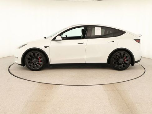 Used 2023 Tesla Model Y Performance AWD/4WD image 2