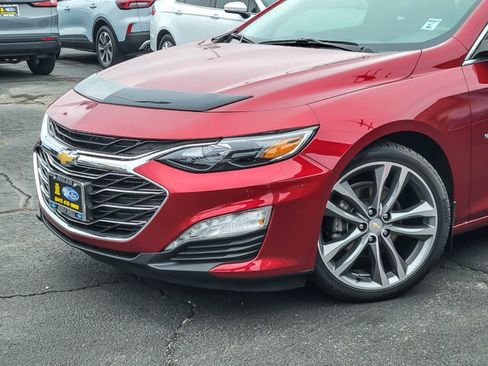 Used 2021 Chevrolet Malibu LT w/ LT Plus Package image 2