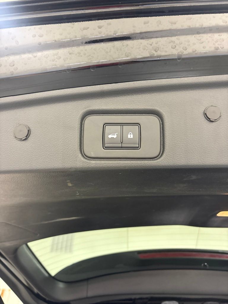 Used 2025 Nissan Pathfinder Platinum w/ Cargo Package FWD image 10