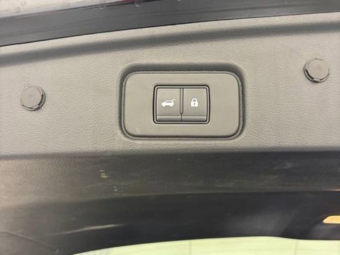 Used 2025 Nissan Pathfinder Platinum w/ Cargo Package FWD image 10