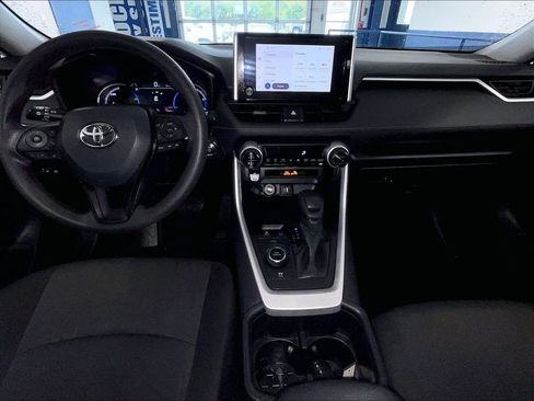 Used 2025 Toyota RAV4 XLE AWD/4WD image 21