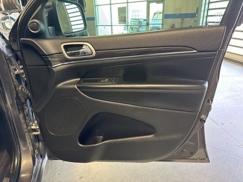 Used 2019 Jeep Grand Cherokee Limited w/ Luxury Group II AWD/4WD image 33