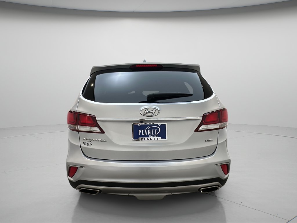 Used 2017 Hyundai Santa Fe SE AWD/4WD image 6