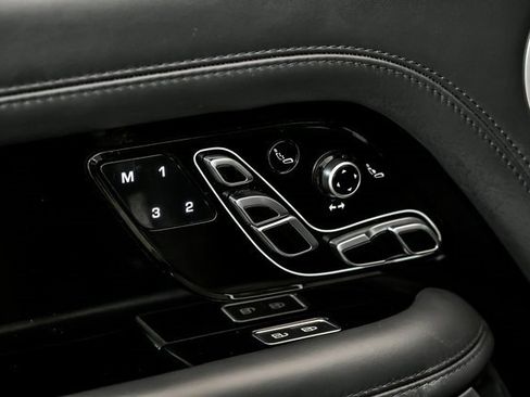 Used 2021 Land Rover Range Rover SV Autobiography Dynamic image 10