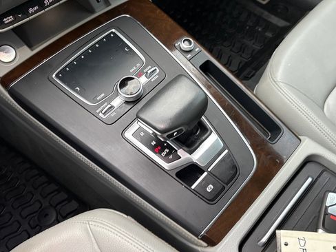 Used 2019 Audi Q5 2.0T Premium Plus w/ Premium Plus Package image 21