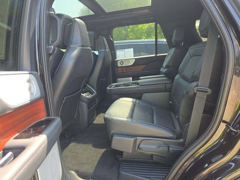 Used 2024 Lincoln Navigator Reserve AWD/4WD image 10