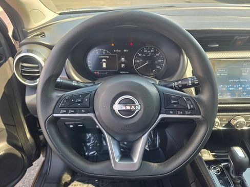 Used 2023 Nissan Kicks SV FWD image 32