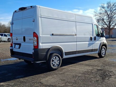 New 2026 RAM ProMaster 2500 w/ Quick Order Package 22G SLT image 7