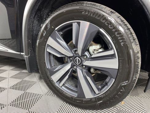 Used 2025 Nissan Rogue SL image 11