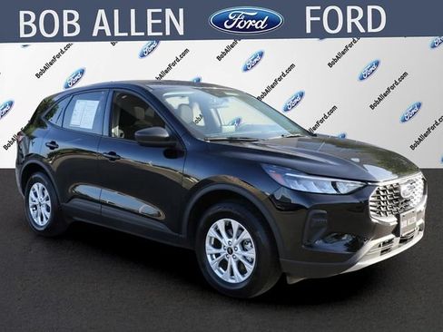 Used 2025 Ford Escape Active w/ Cold Weather Package AWD/4WD image 2