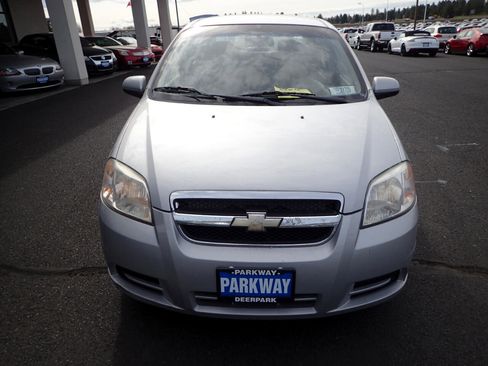 Used 2010 Chevrolet Aveo LT image 8