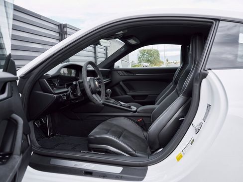 Used 2025 Porsche 911 GT3 w/ Chrono Package image 29