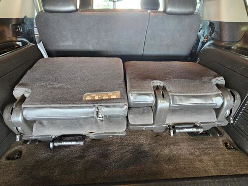 Used 2012 GMC Yukon SLT w/ SLT-2 Equipment Package image 19