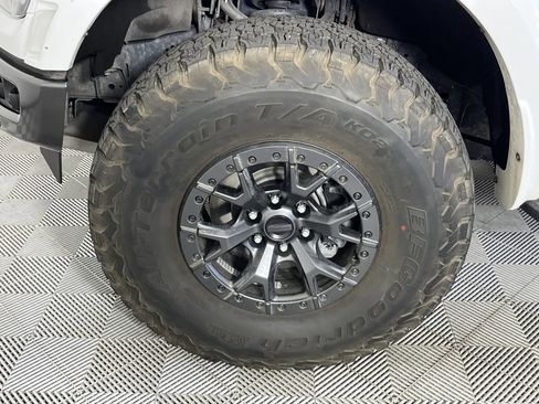 Certified 2022 Ford F150 Raptor w/ Raptor 37 Performance Package image 8