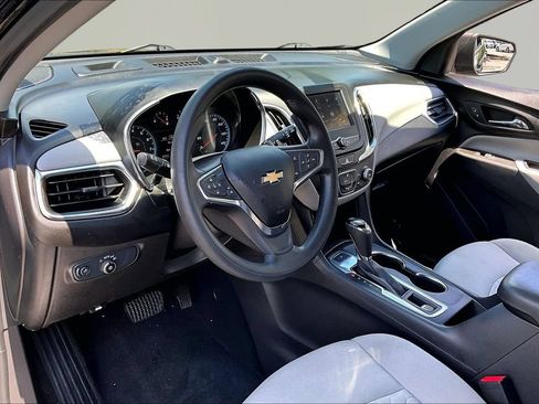 Used 2021 Chevrolet Equinox LS w/ LPO, Blackout Package AWD/4WD image 14