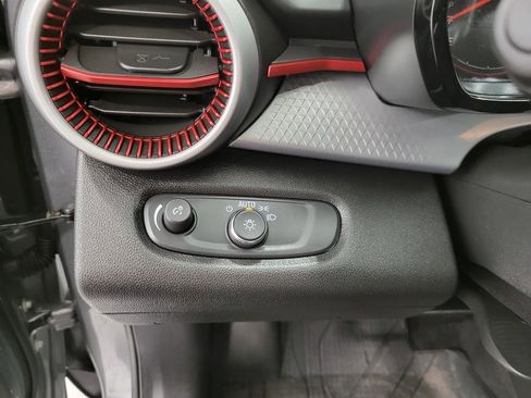 Used 2024 Chevrolet Trax RS w/ Driver Confidence Package image 15