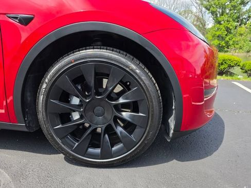Used 2022 Tesla Model Y Long Range AWD/4WD image 5