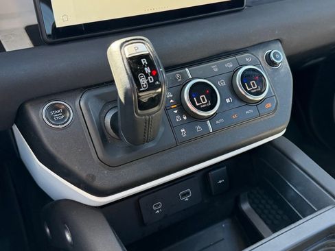 Used 2023 Land Rover Defender 110 S image 21