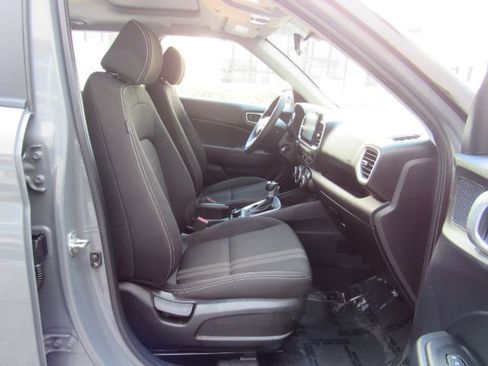 Used 2022 Hyundai Venue SEL image 20