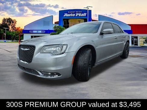 Used 2018 Chrysler 300 S w/ 300S Premium Group image 2