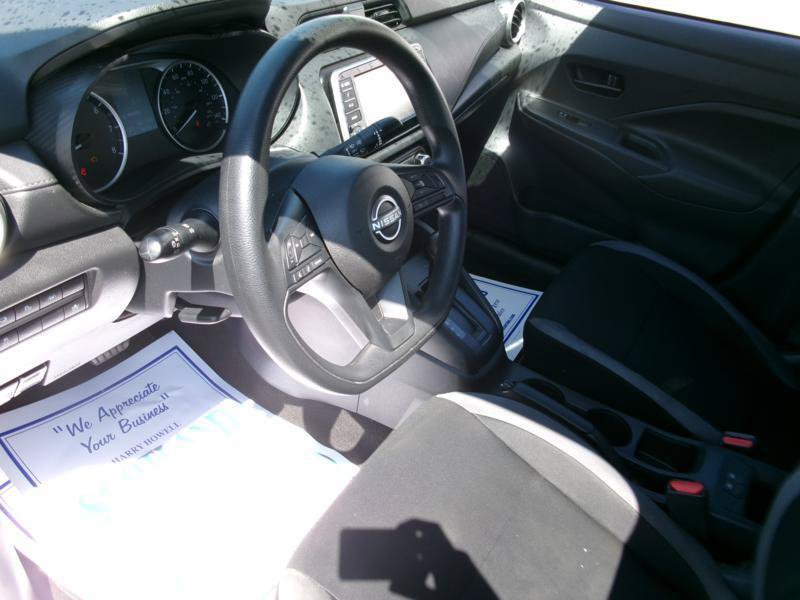 Used 2025 Nissan Versa S FWD image 4