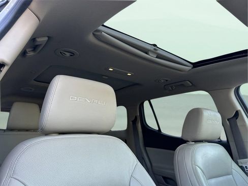 Used 2017 GMC Acadia Denali w/ Technology Package AWD/4WD image 19