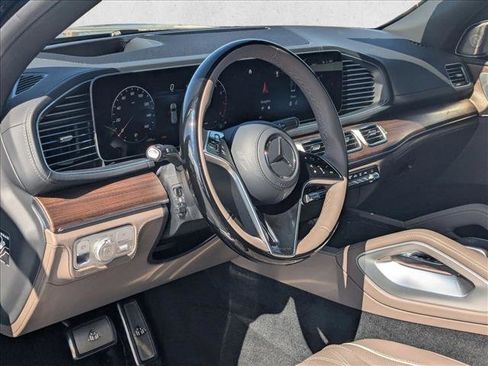 New 2026 Mercedes-Benz Maybach GLS 600 4MATIC image 3