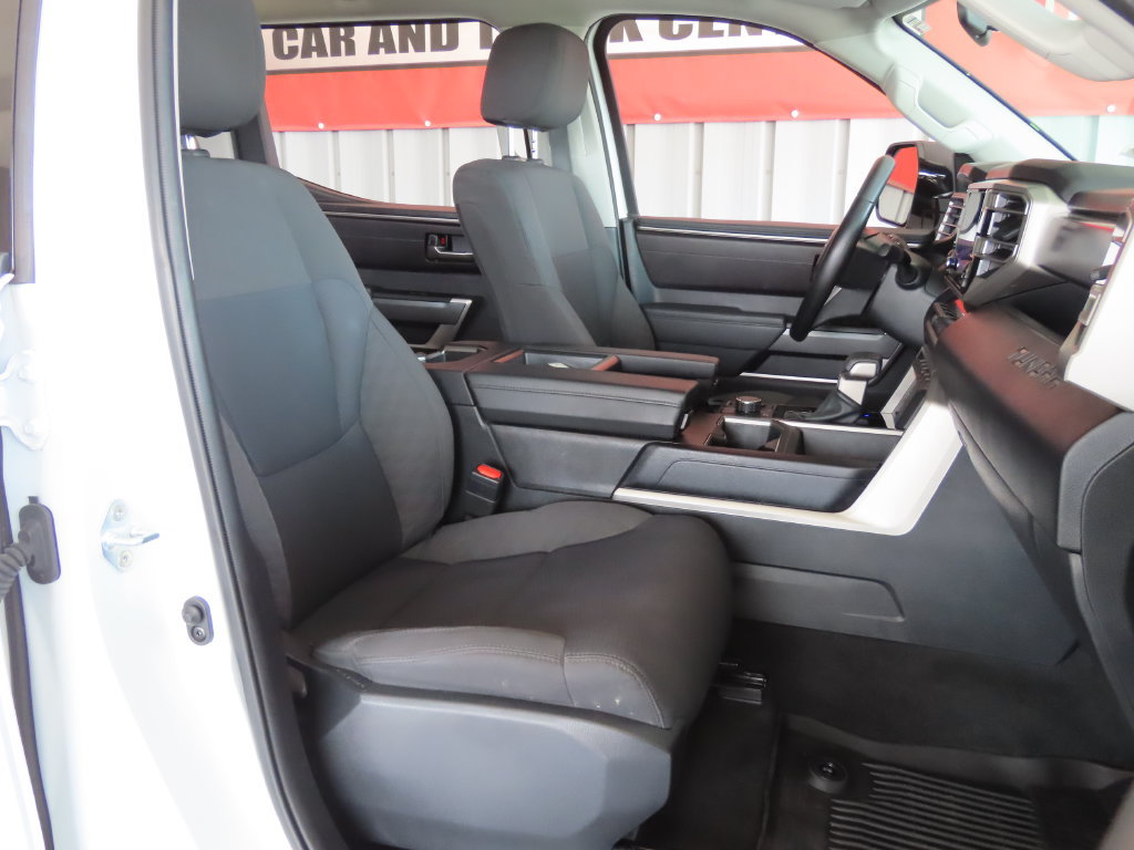 Used 2023 Toyota Tundra SR5 w/ SR5 Convenience Package AWD/4WD image 32