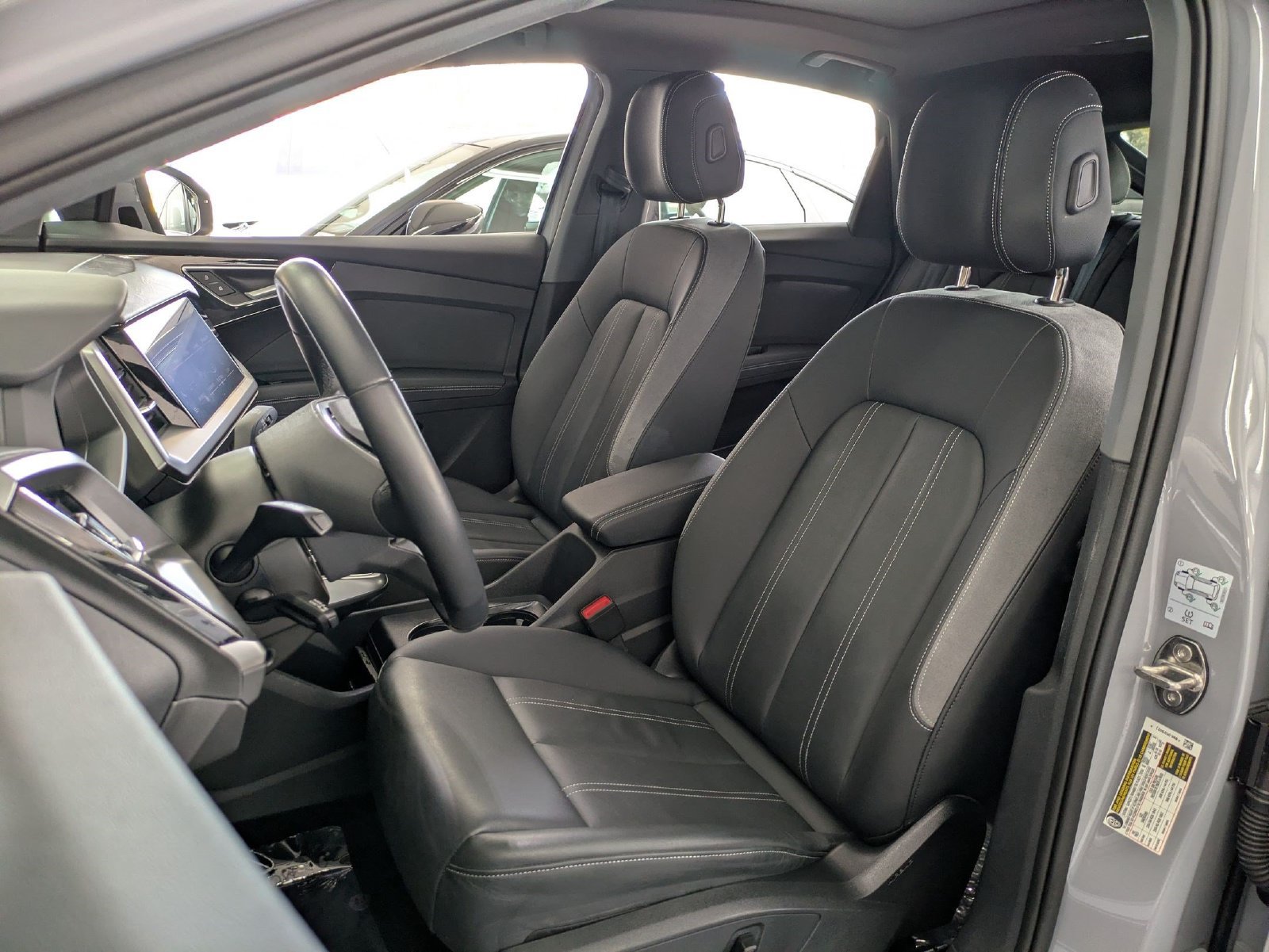 Used 2023 Audi Q4 e-tron Premium w/ Convenience Package AWD/4WD image 29
