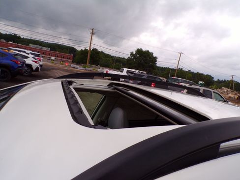 Used 2021 Subaru Crosstrek 2.5i Limited w/ Moonroof Package 2 AWD/4WD image 4