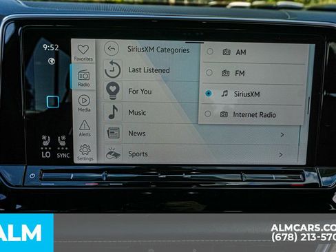 Used 2024 Volkswagen Atlas Cross Sport SE image 38