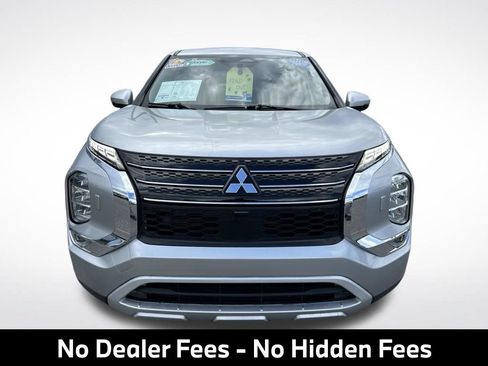 Used 2023 Mitsubishi Outlander SE AWD/4WD image 4