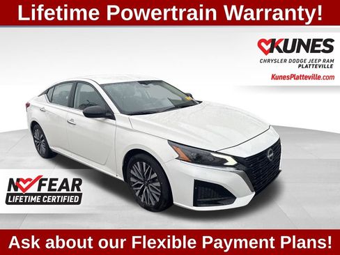 Used 2025 Nissan Altima 2.5 SV image 3