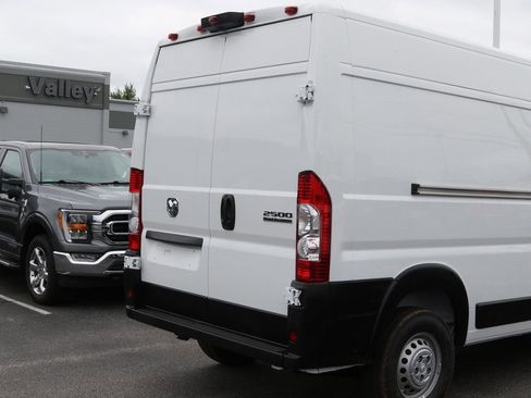 New 2024 RAM ProMaster 2500 w/ Premium Convenience Group image 27