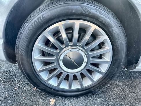 Used 2004 Ford Thunderbird image 18