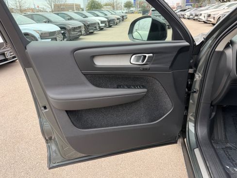 New 2026 Volvo XC40 B4 Plus image 16