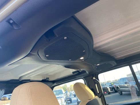 New 2026 Jeep Gladiator Sport AWD/4WD image 34