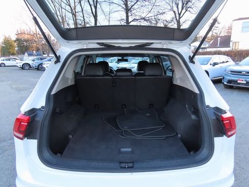 Used 2019 Volkswagen Tiguan SE image 12