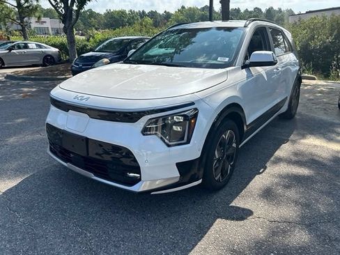 Used 2023 Kia Niro Wave w/ Wave Preserve Package FWD image 6