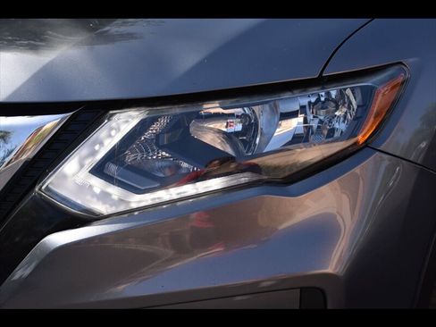Used 2020 Nissan Rogue SV w/ Premium Package FWD image 47
